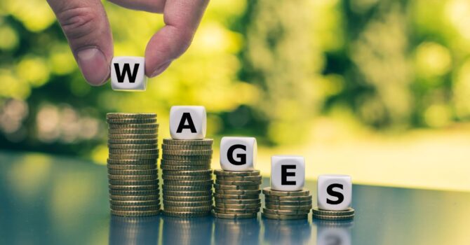 3 Considerations Before Setting a Salary – and How Our New Wage Benchmarking Tool Can Help